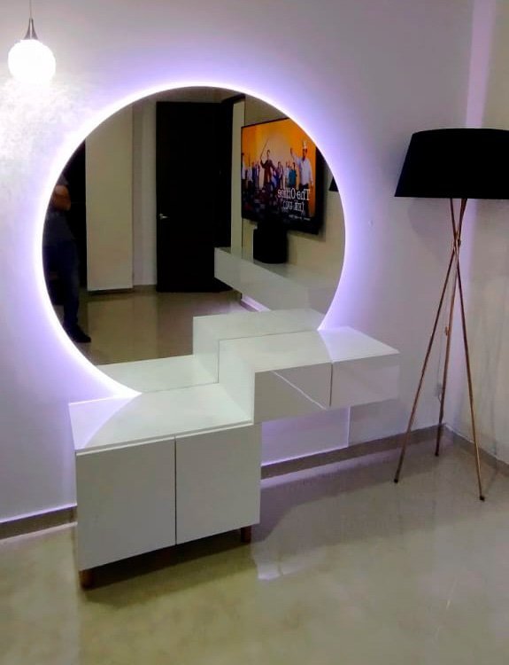 Tocador-con-espejo-flotante-led